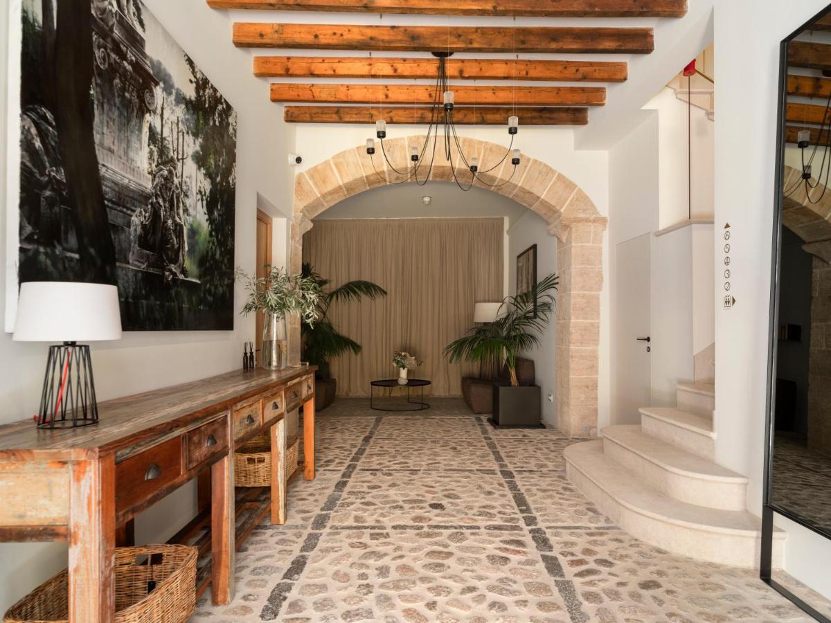 Can Veri Suites Soller Luaran gambar
