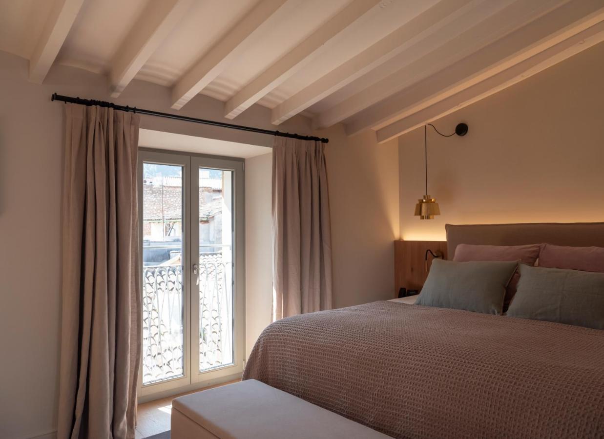 Can Veri Suites Soller Luaran gambar