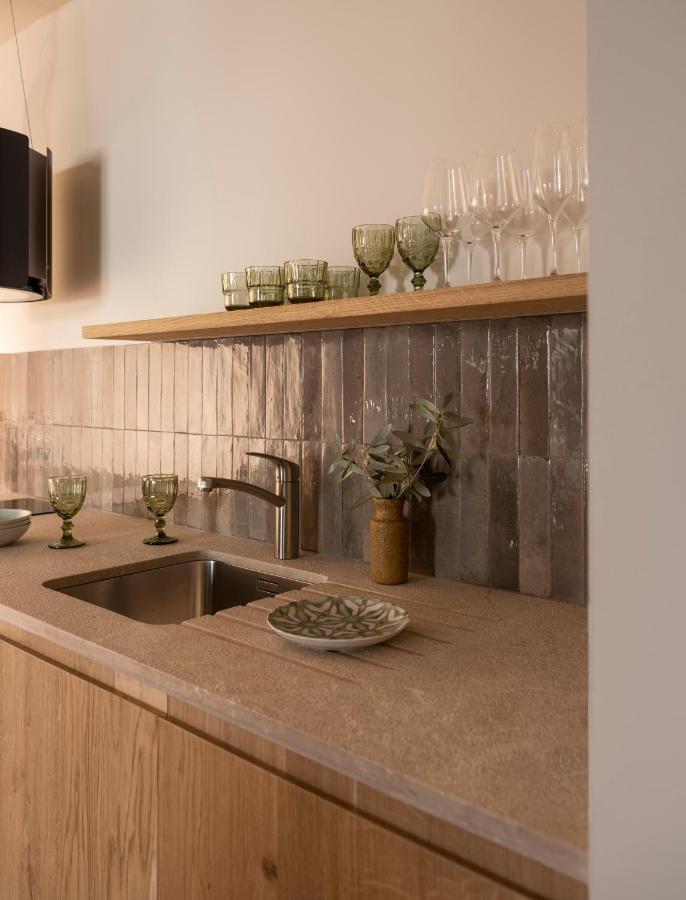 Can Veri Suites Soller Luaran gambar