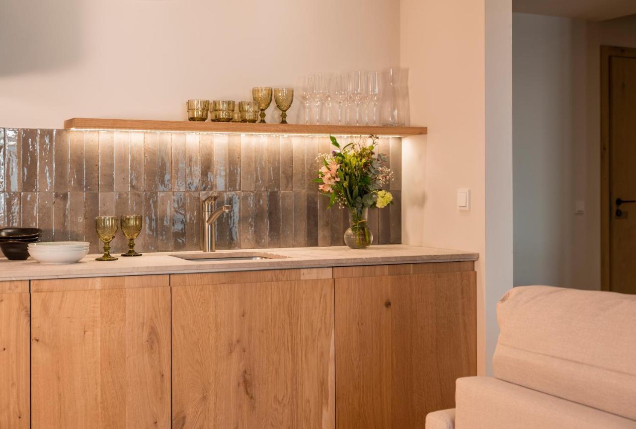 Can Veri Suites Soller Luaran gambar